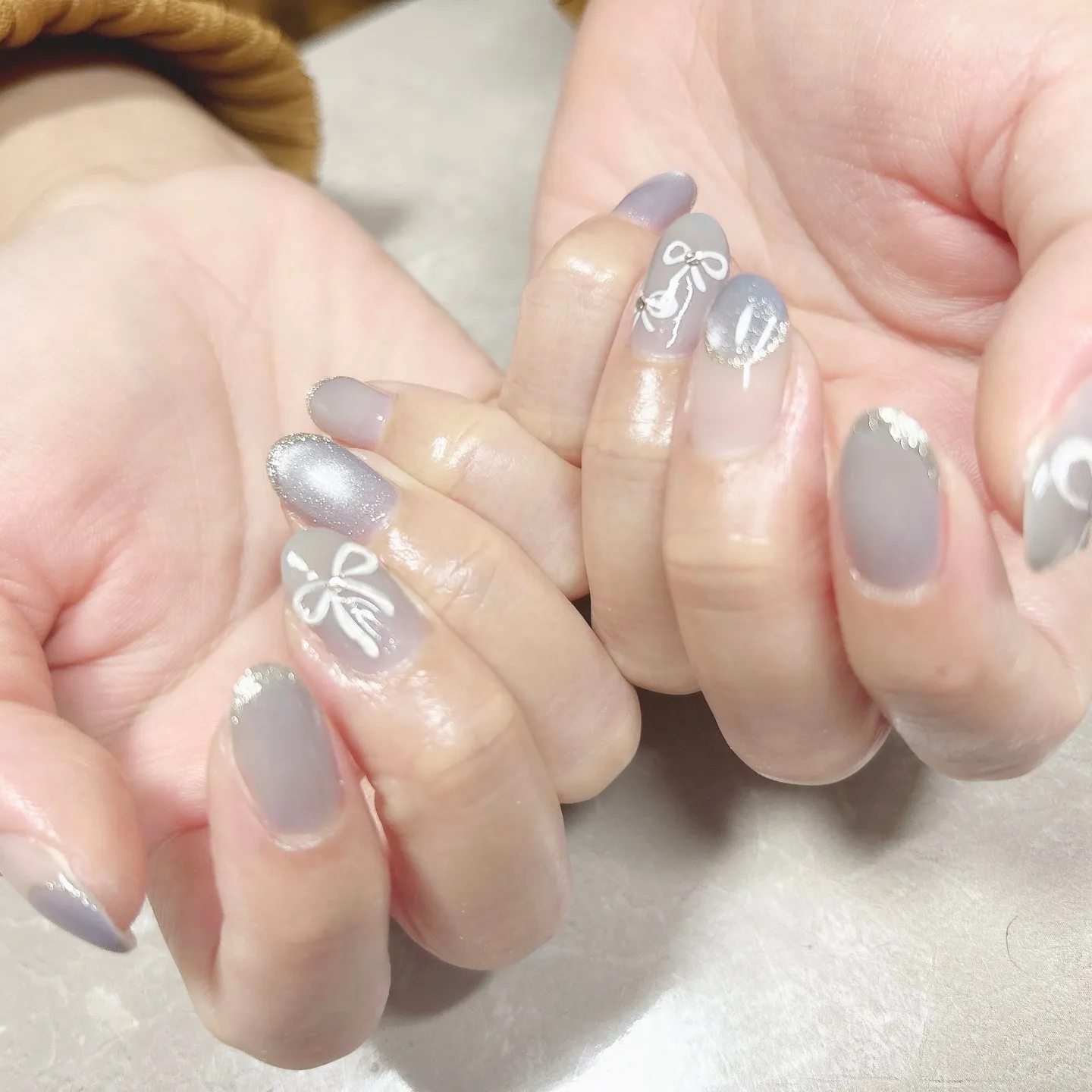 🌸 こんにちは、皆さん!今日も美しいネイルで輝きをプラスしま...